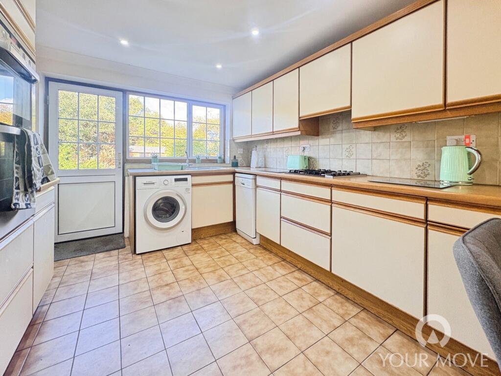 House in Gravesham, Northfleet - More