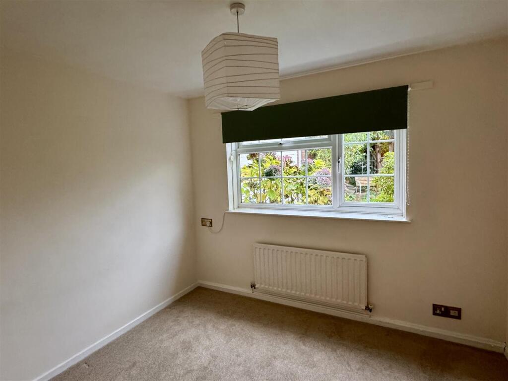 House in Worcester - View 5