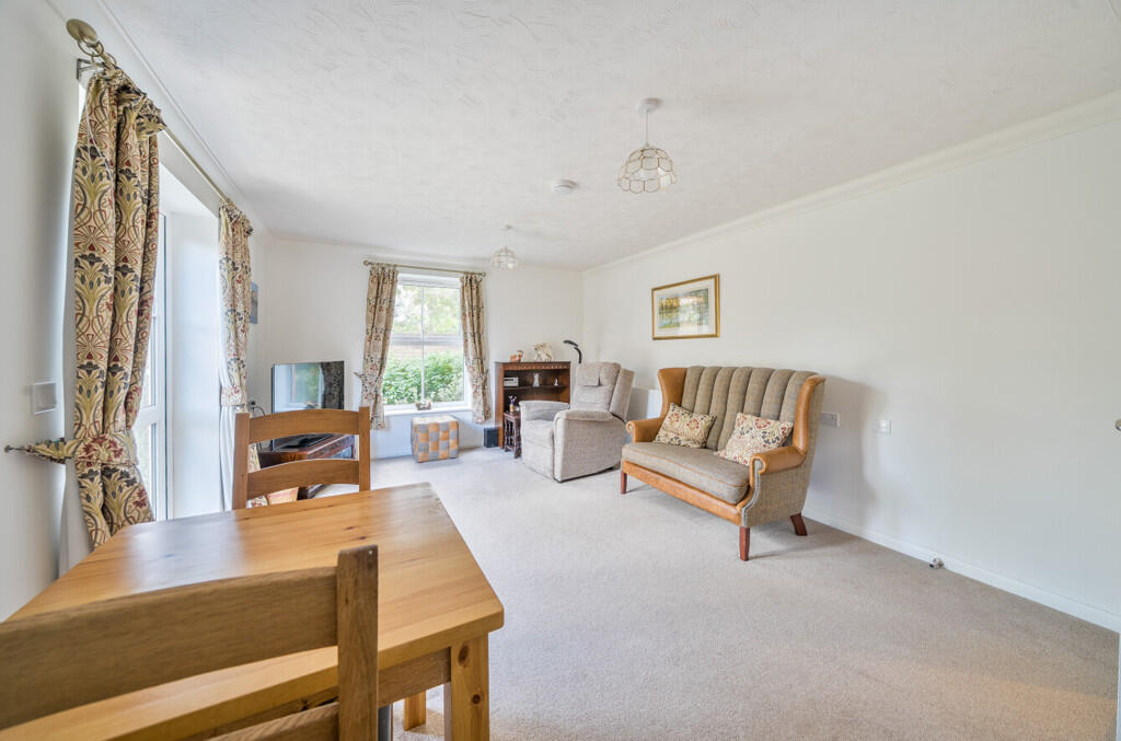 Apartment in Northampton - View 4