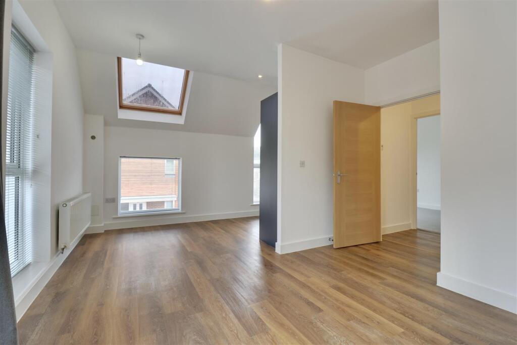 Oasthouse Drive, Horndean, Waterlooville photo 4