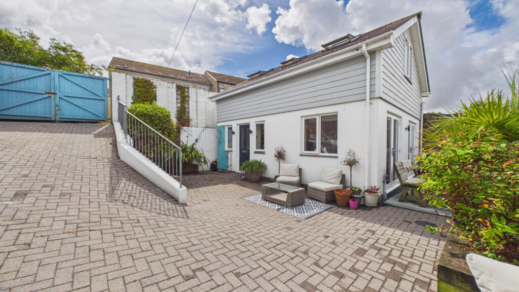 Main image of property: Pen An Gwel, St Ives, TR26 1DL