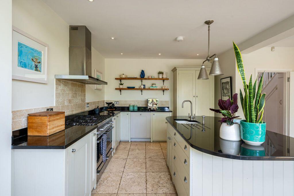 House in Bristol, Cherry Orchards - More