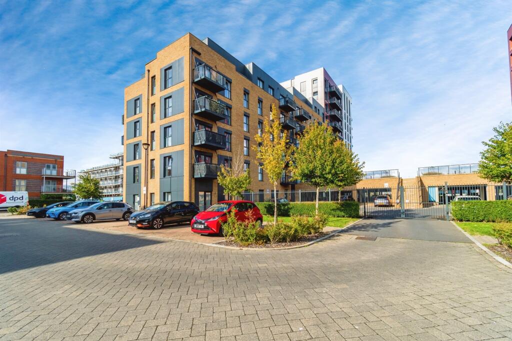 Meridian Way, Southampton photo 2