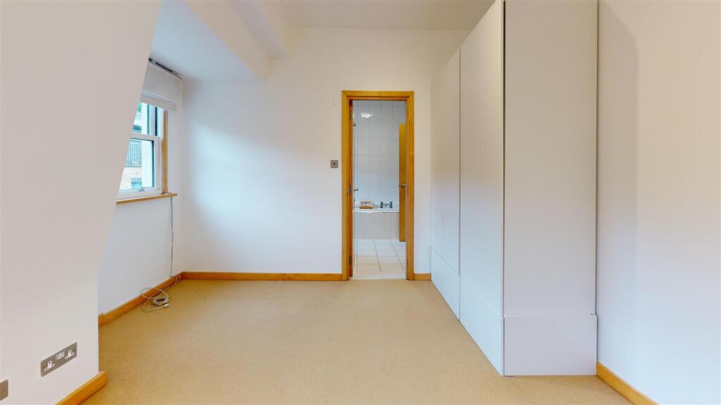 Apartment in London - View 3