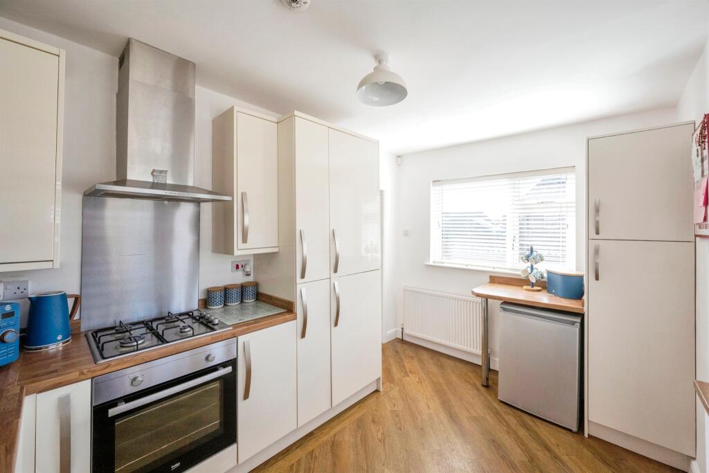 West View Crescent, Goldthorpe, Rotherham photo 4