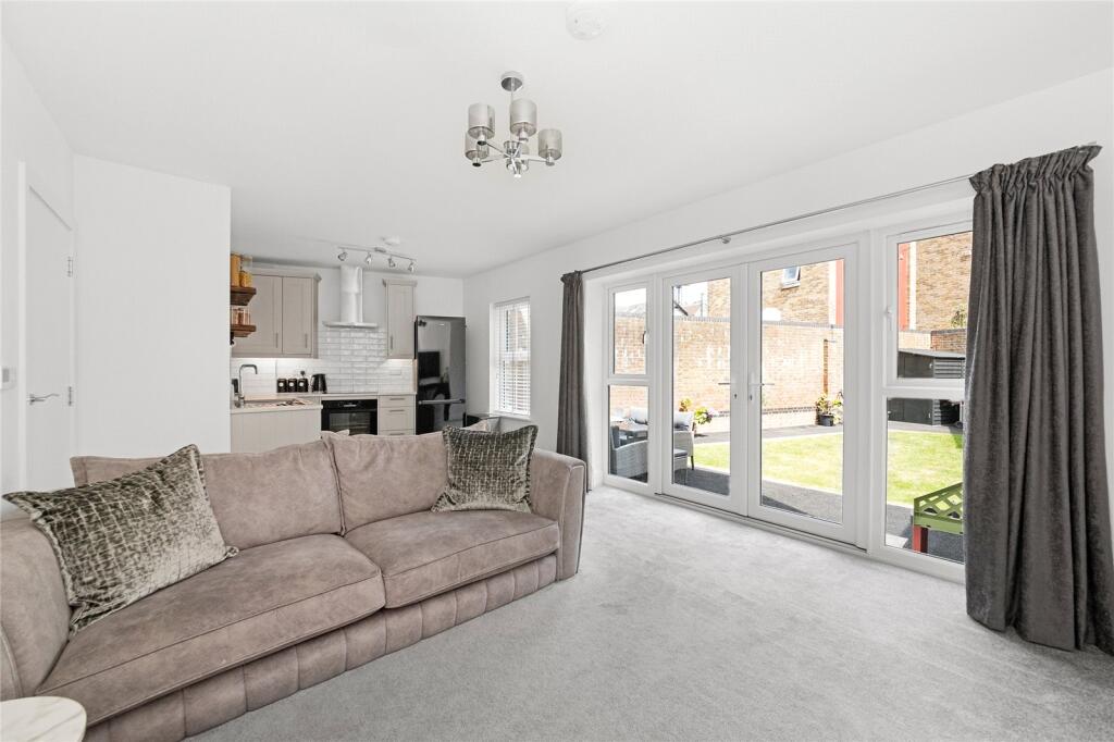 Apartment in London, Bromley Park, Plaistow - View 2