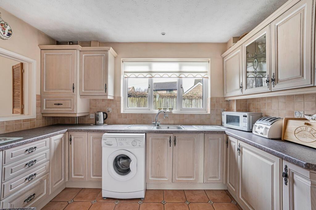 Rawlings Close, South Marston, SN3 photo 3
