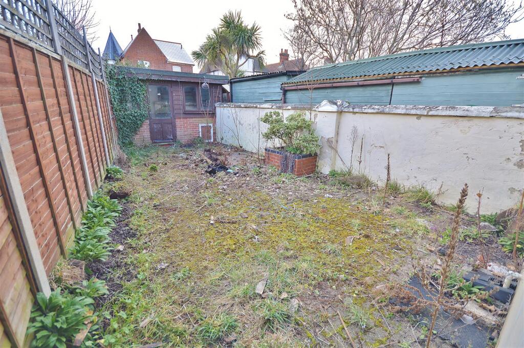 Granville Road, East Clacton, Essex photo 4