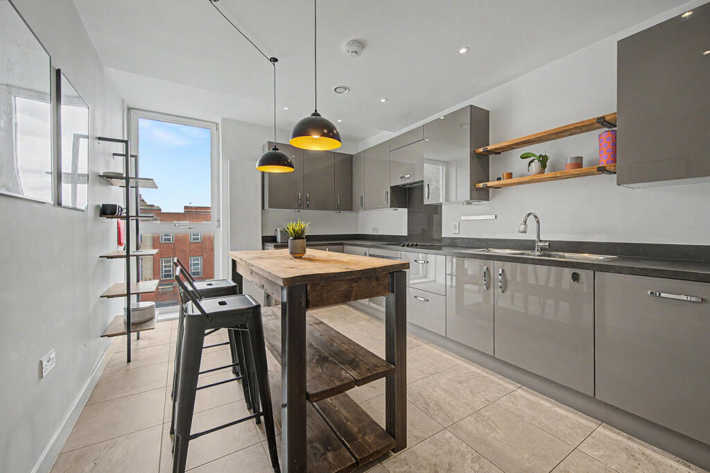 Apartment in London - View 2