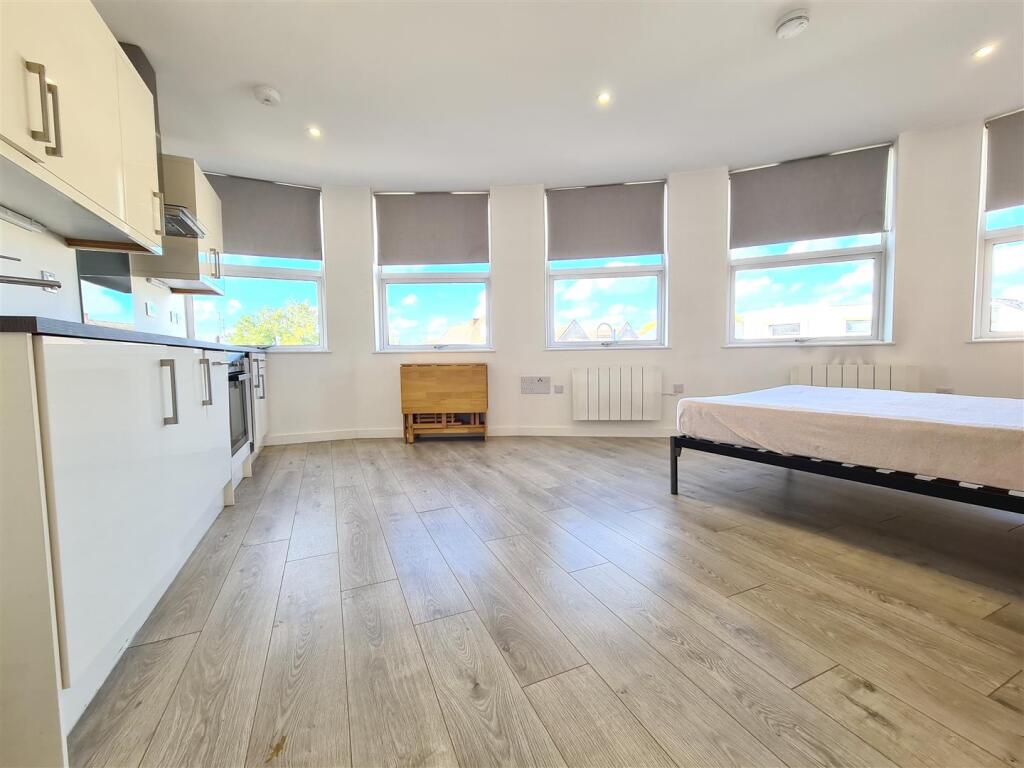 Main image of property: 8 Pavilion Chambers, St Neots