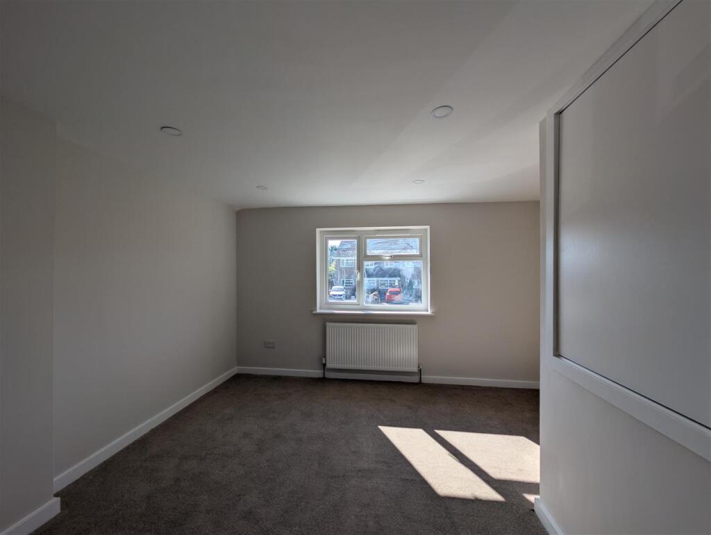 House in Gloucester - View 5