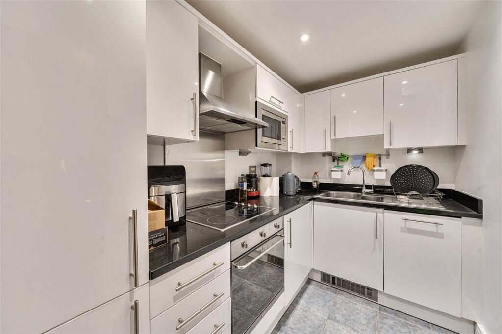 Apartment in London - View 3