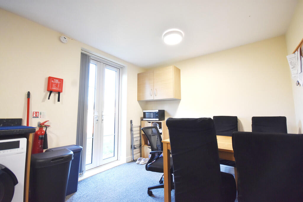 Dolphin Court, Canley, Coventry photo 2