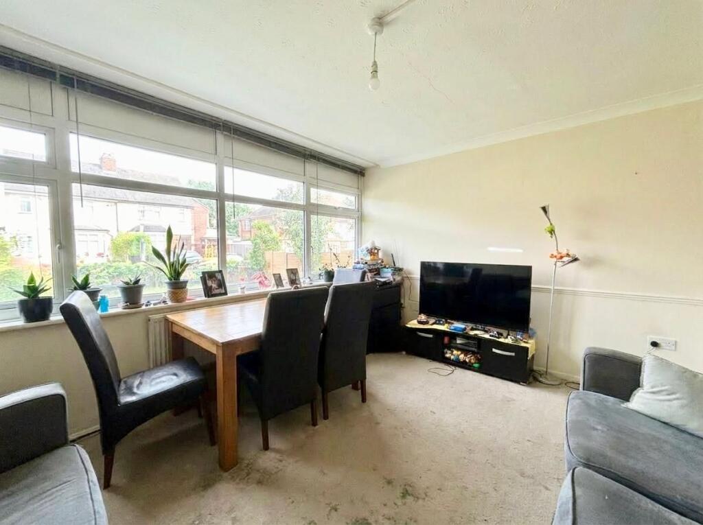 Tower Court, Tower Hill, Brentwood photo 2