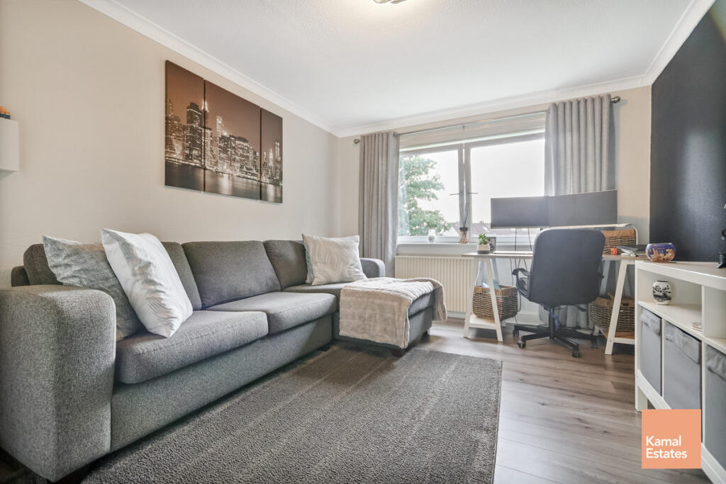 Apartment in Glasgow, Hillend, Lambhill - View 5