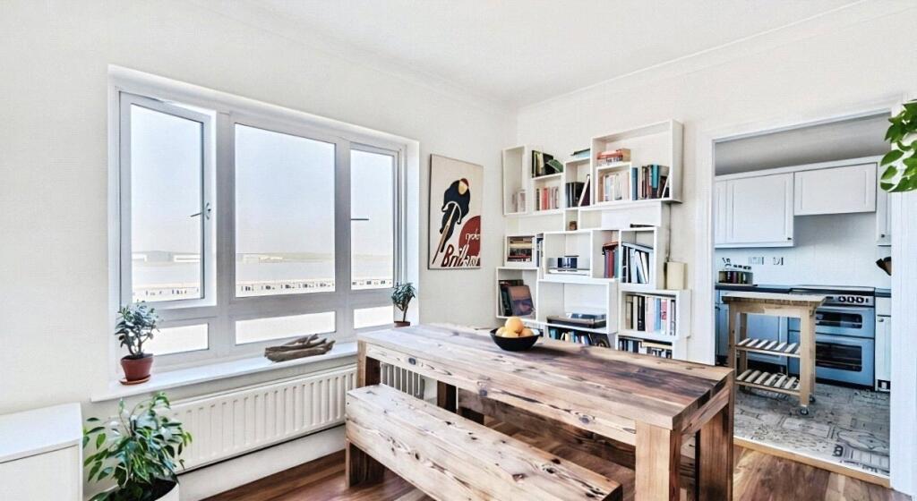 Apartment in Dartford - View 3