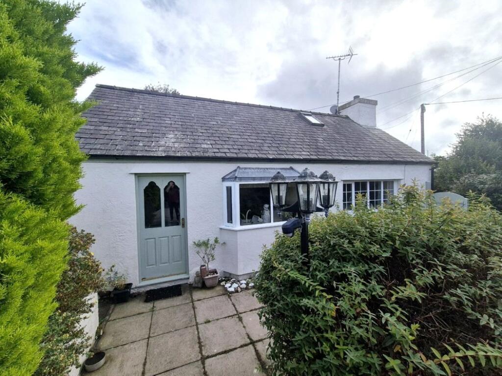 3-bed detached on Gamdda, Dulas, Anglesey, LL70, £395,000