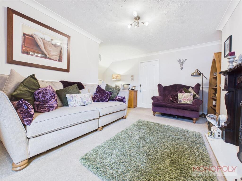 Gredington Close, Wrexham, LL13 photo 4