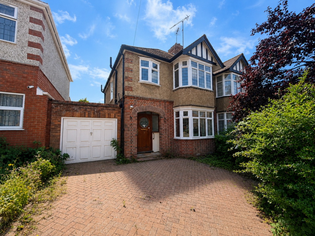 3-bed semi-detached on Westbury Gardens, Luton, £425,000