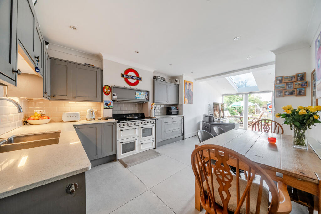 House in Kingston upon Thames - View 4