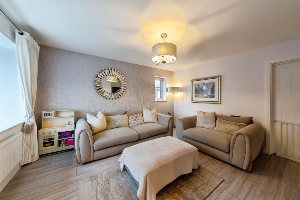 Willow Court, Cowbit, Spalding photo 2
