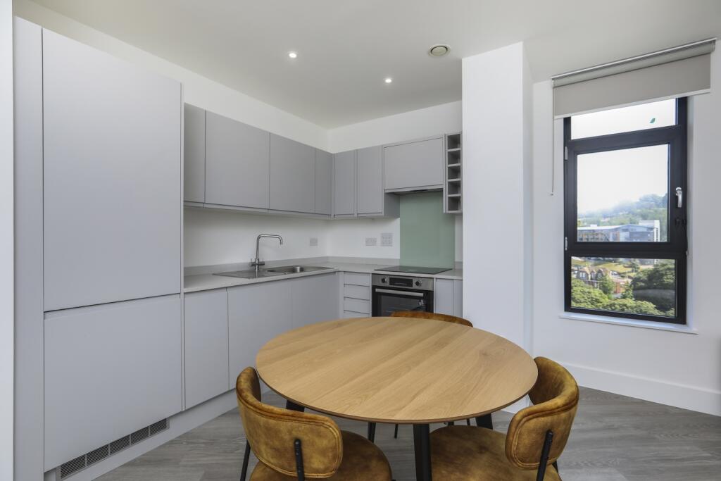 Apartment in Rochester - View 4