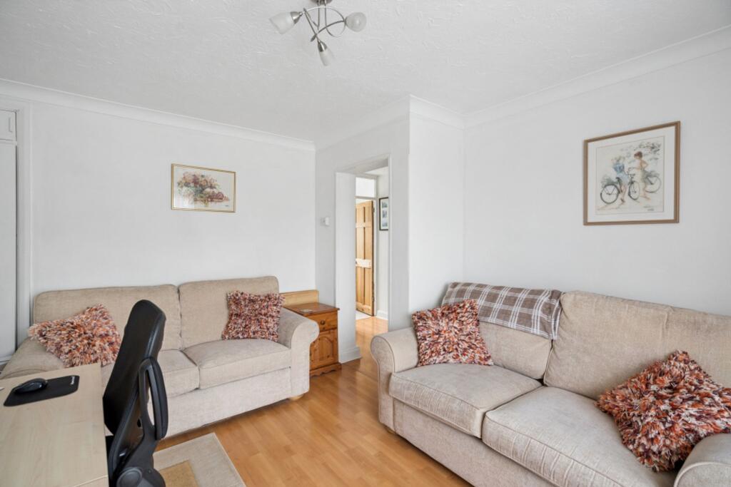 Apartment in Watford - View 4