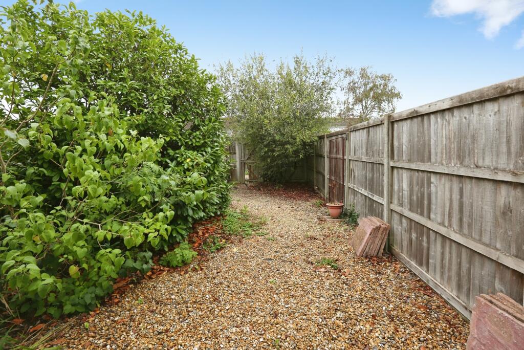 House in Eastleigh, Chandler's Ford - View 2