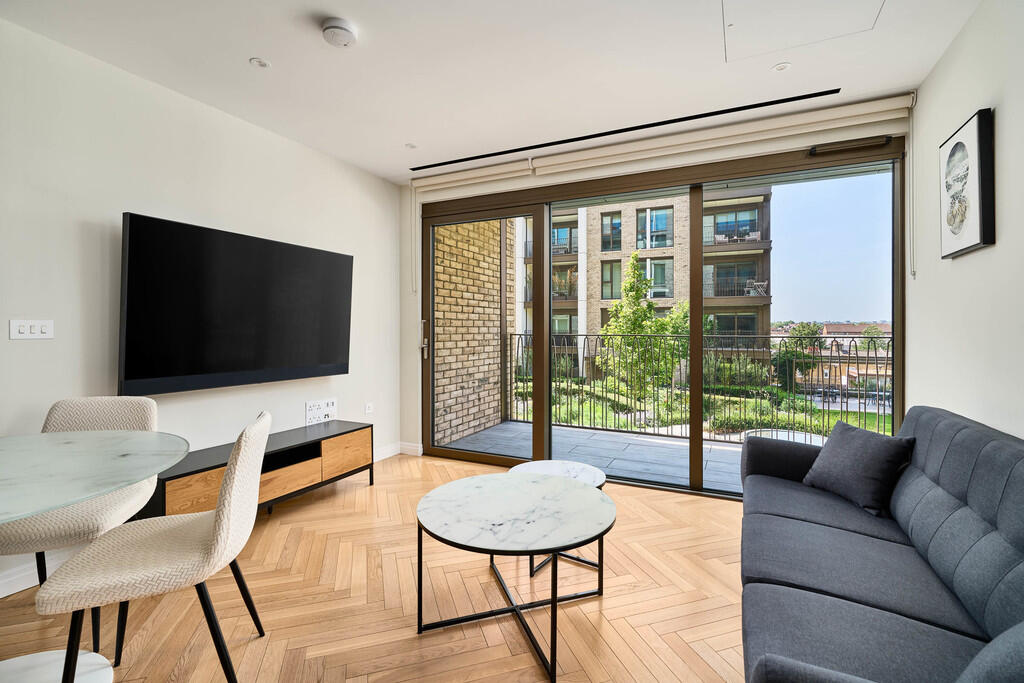 Main image of property: Saxon House, Kings Road Park