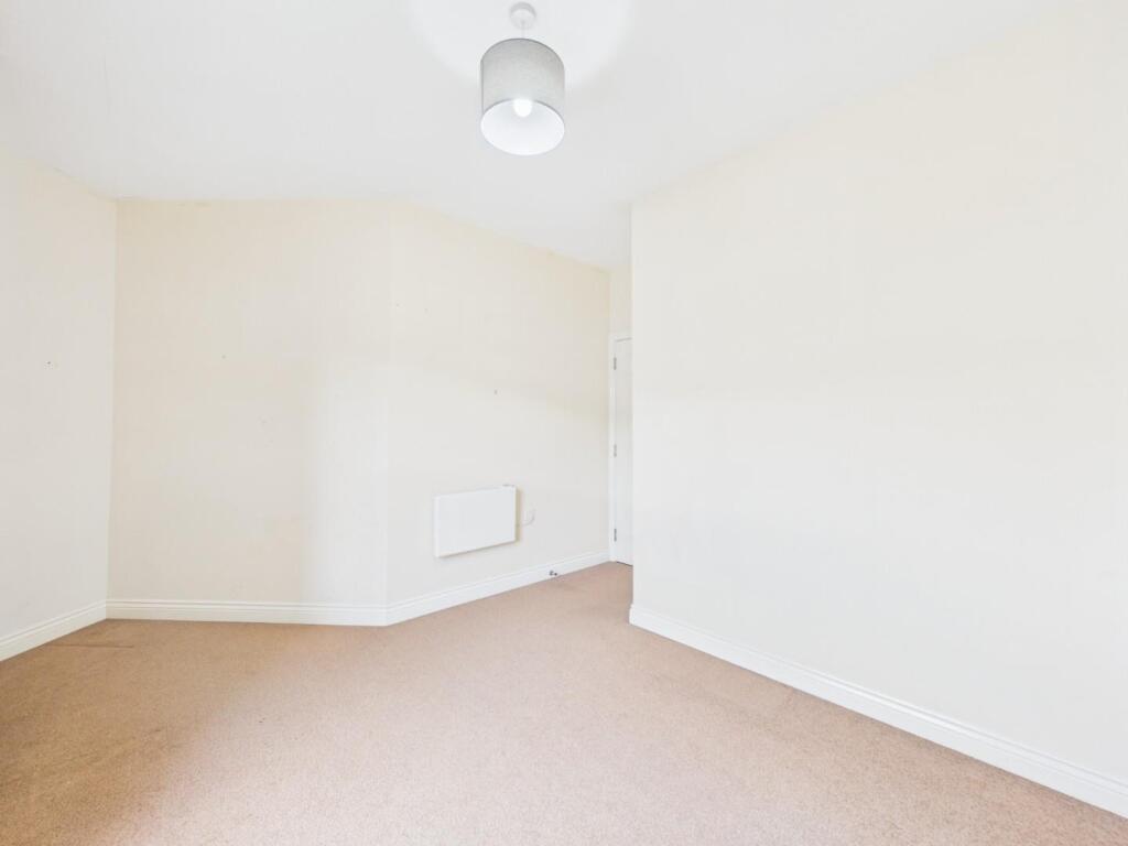Apartment in Bradford, Bingley - View 2