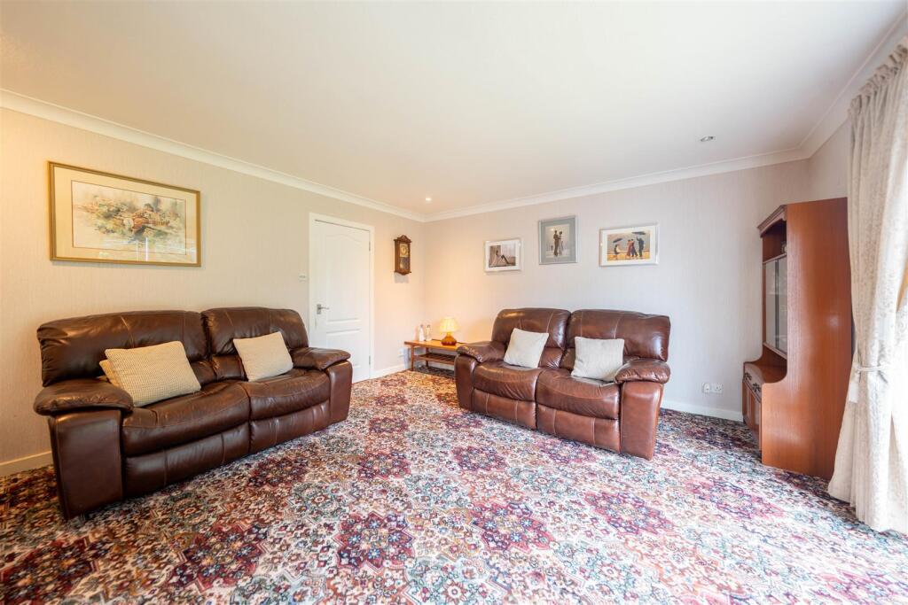 House in Dundee, Broughty Ferry - More