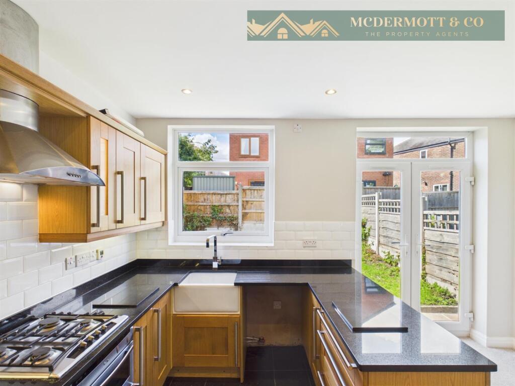 House in Oldham, Hollinwood - View 5