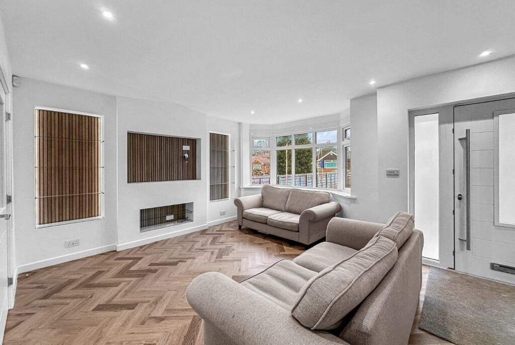 Briony Avenue, Hale photo 2