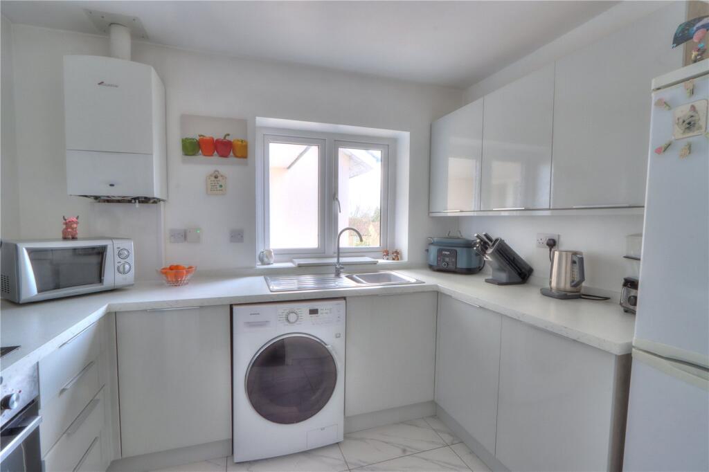 15. Ambergate Close, Newcastle upon Tyne, Tyne and Wear NE5 4AG - View 3