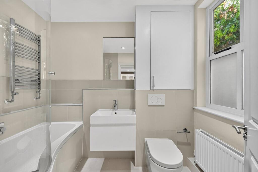 Apartment in London - More