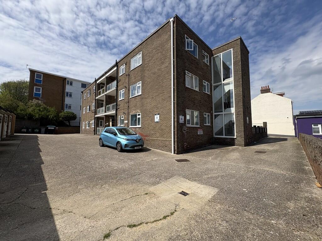 Rugby Court, Brighton photo 4