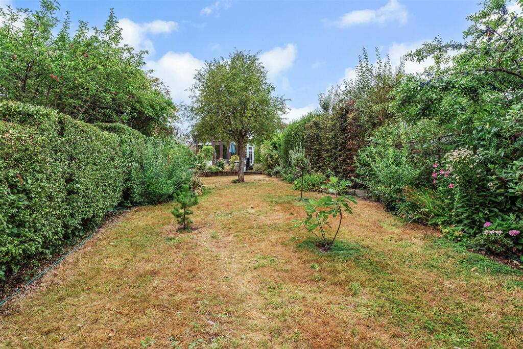 House in Waverley, Farnham - View 5