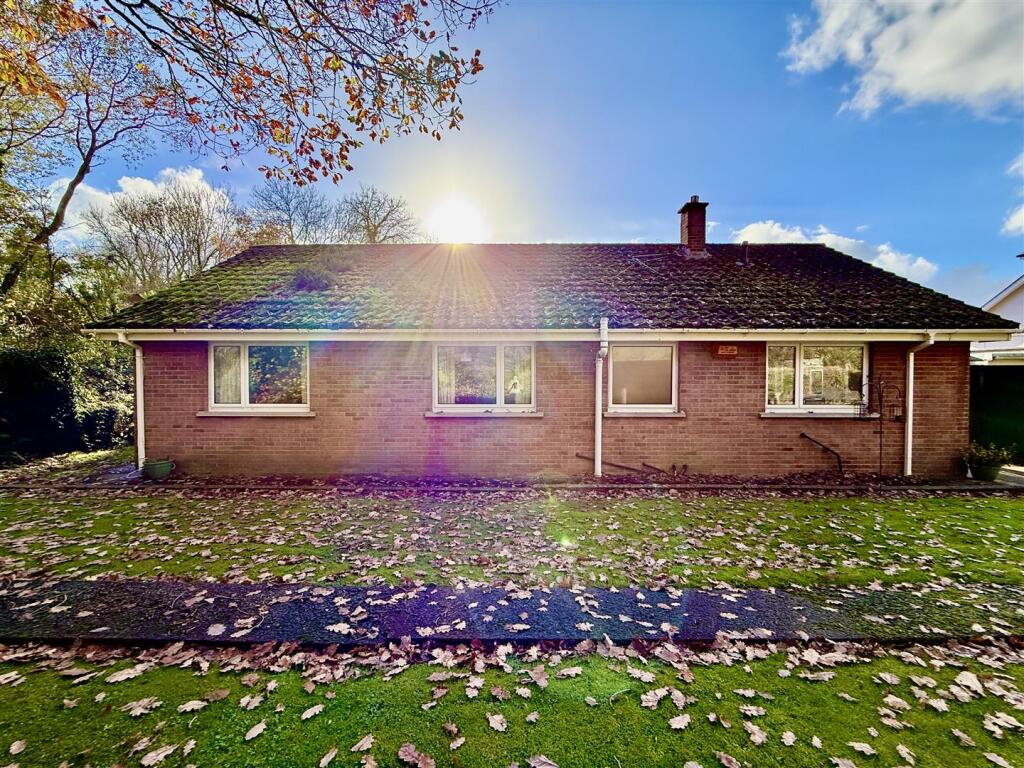 Kingsbury Place, Llwydcoed, Aberdare photo 3