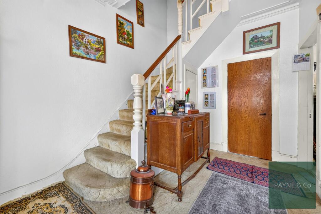 House in London - View 5