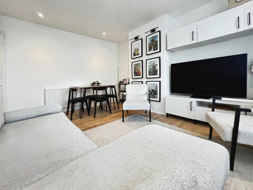 Leafield Grove, Bradford, BD2 3SA photo 2
