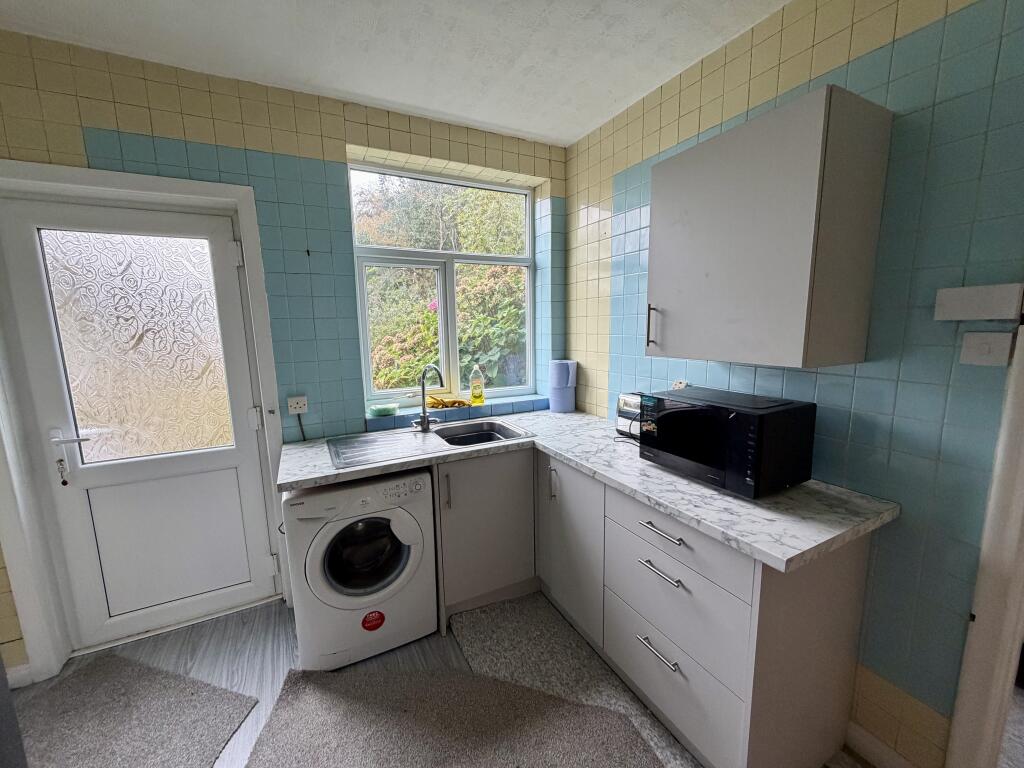 Courtfield Avenue, Blackpool photo 3