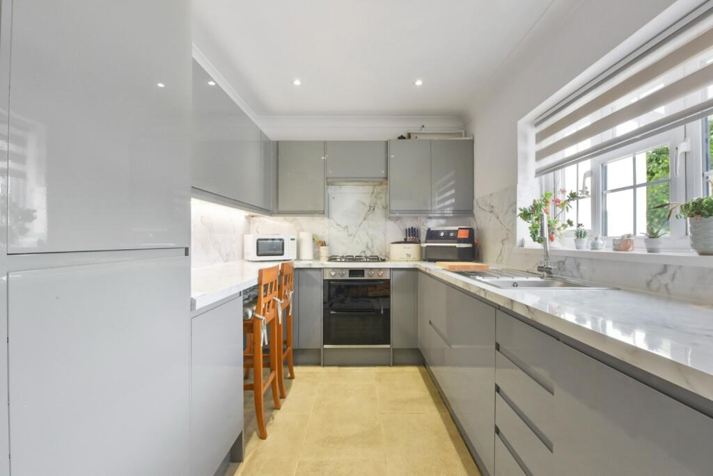 House in Dartford, Stone - View 4