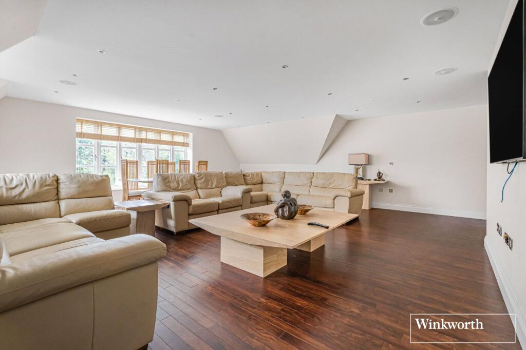 London Road, Sunningdale, Ascot, Berkshire, SL5 photo 3