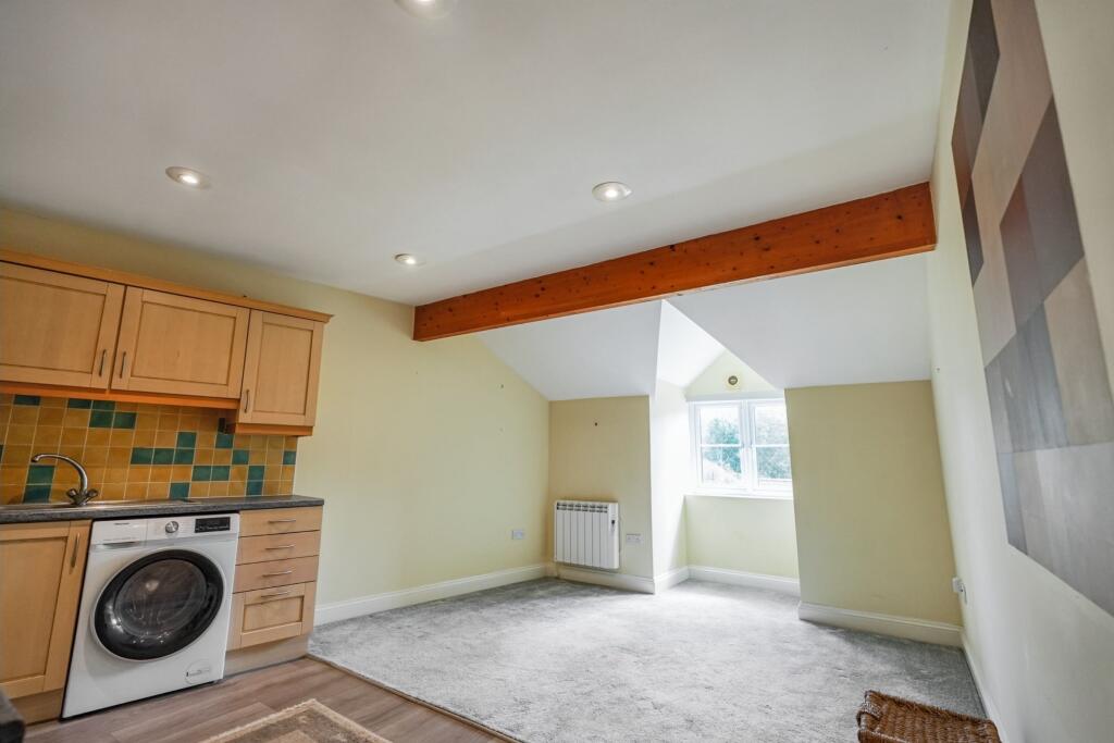 Apartment in Chelmsford - View 4
