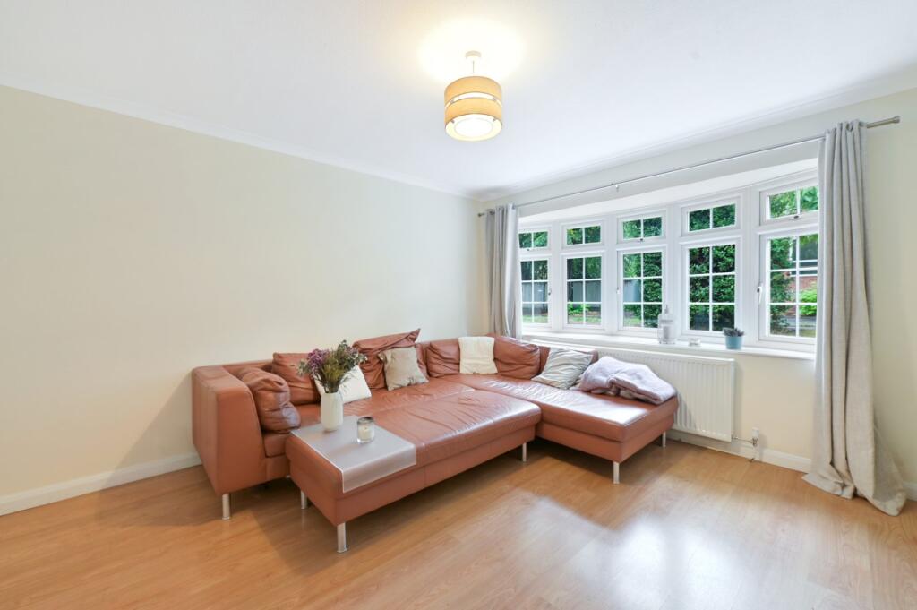 Apartment in Slough - View 4