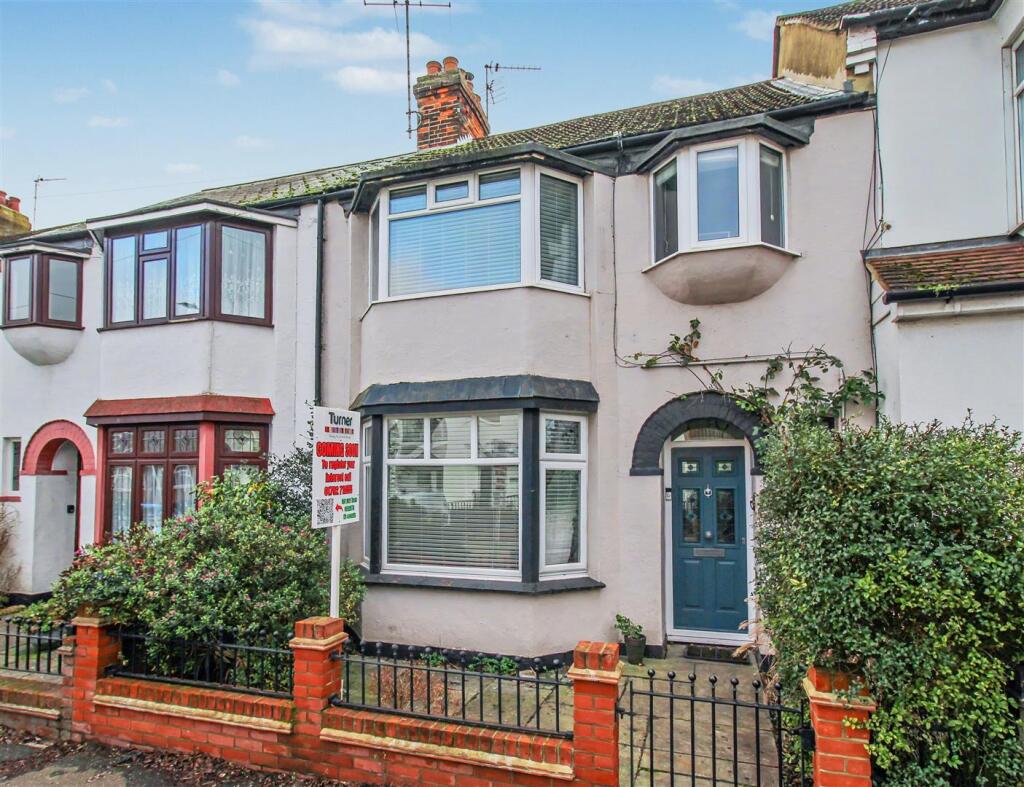 Main image of property: Glendale Gardens, Leigh-On-Sea