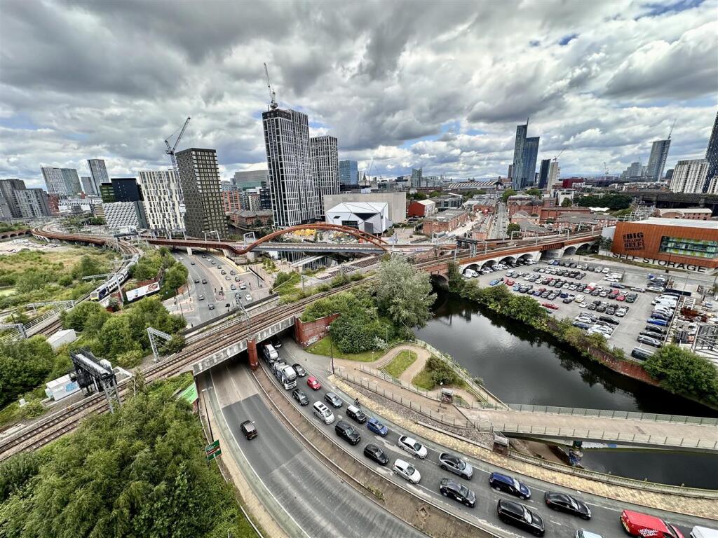 Apartment in Salford, Greater Manchester - View 4
