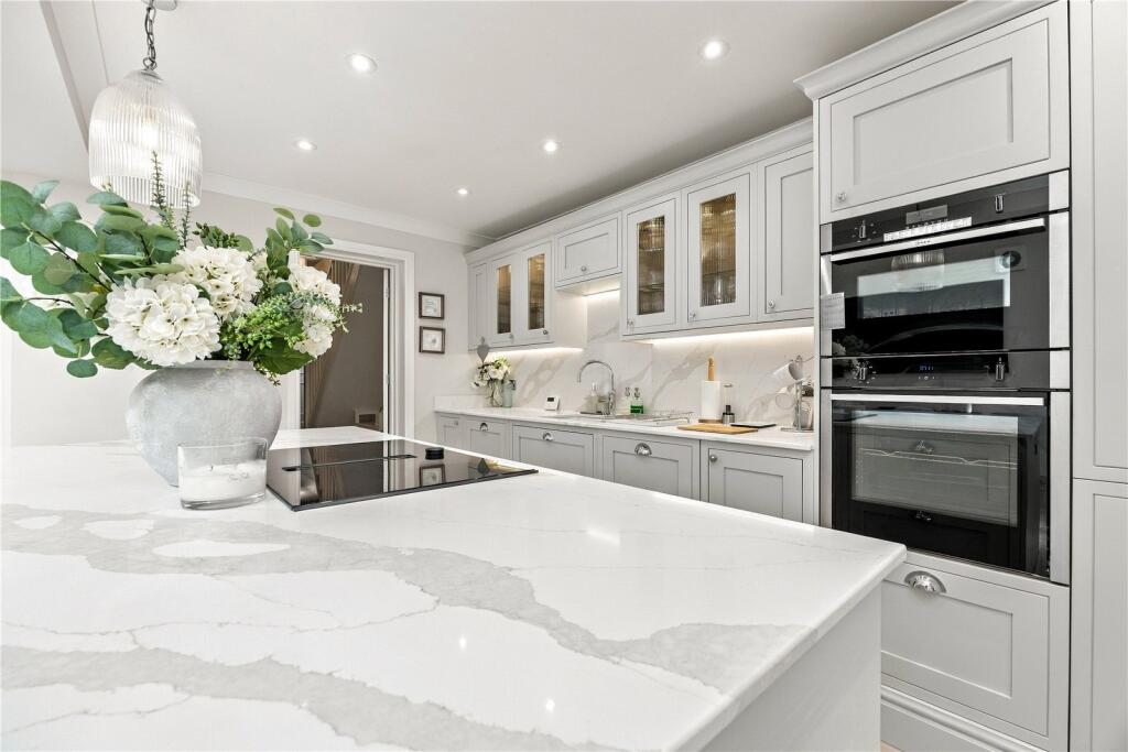 Lyndhurst Road, Chichester, West Sussex, PO19 photo 4