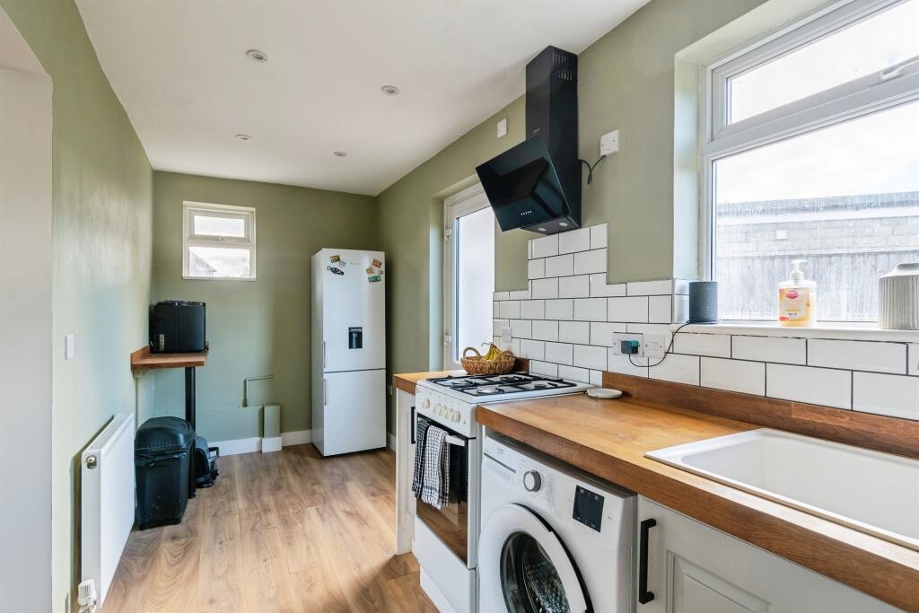 House in Chippenham, Wiltshire - More