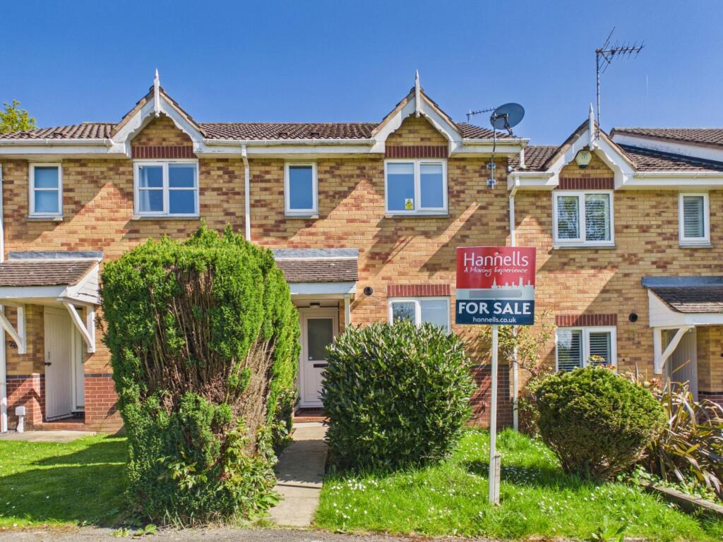 2-bed terraced on Saundersfoot Way, Oakwood, £175,000